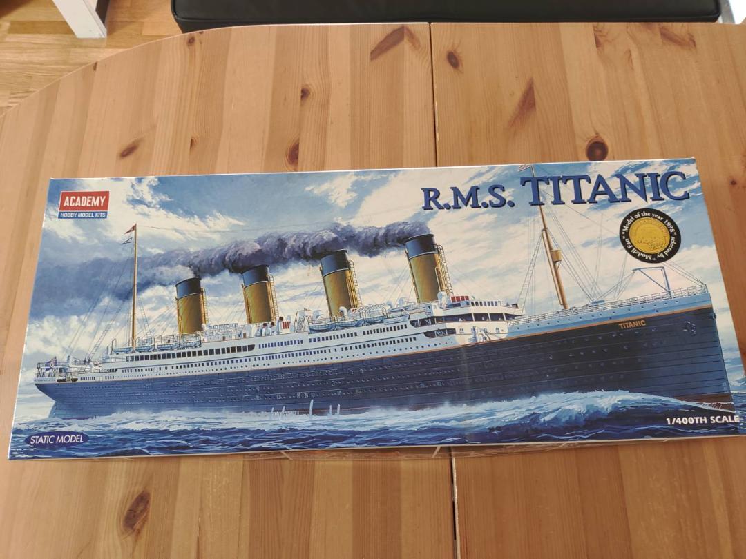 【未使用品】アカデミー RMS TITANIC タイタニック 1/400