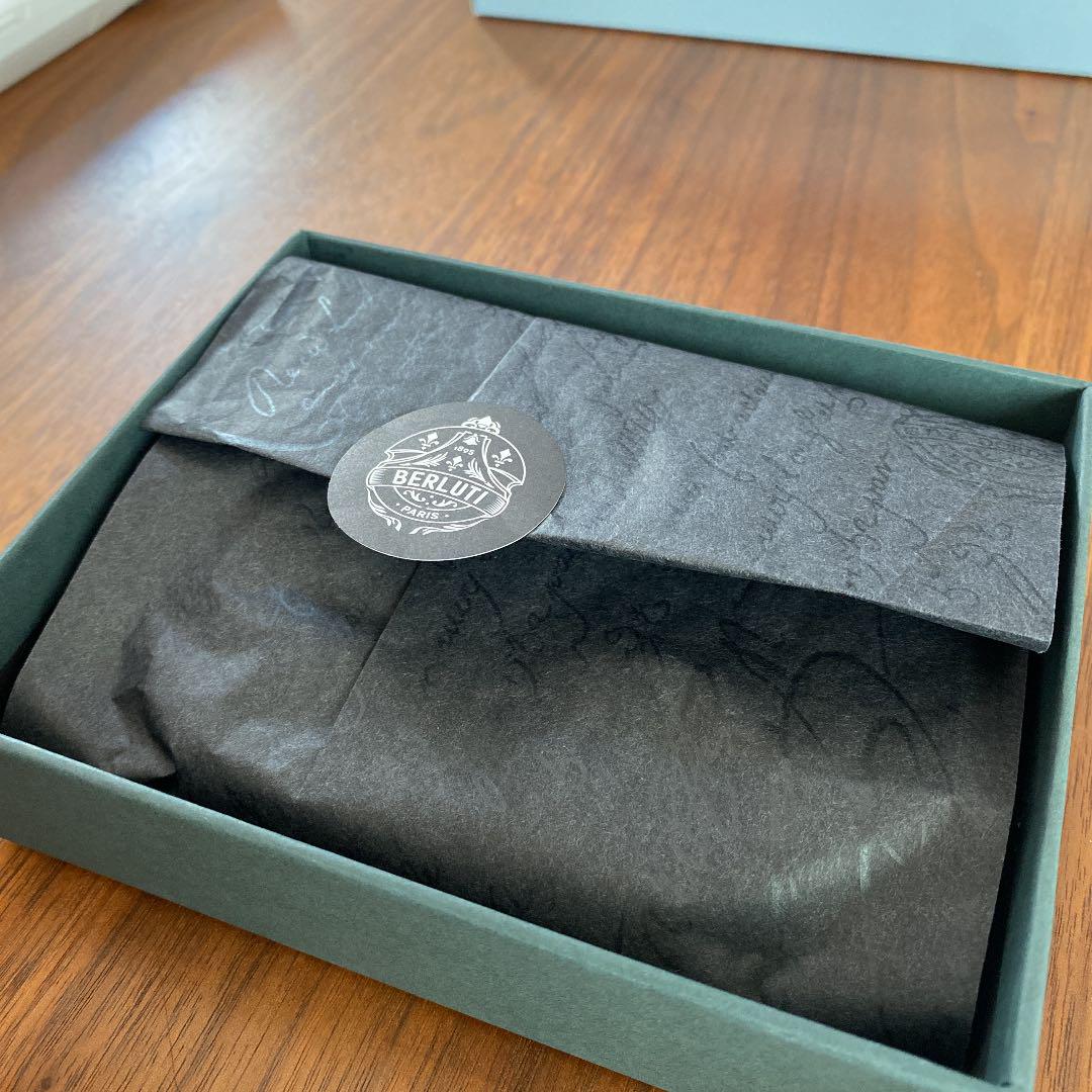 ベルルッティ　Berluti 神戸店　ノベルティ