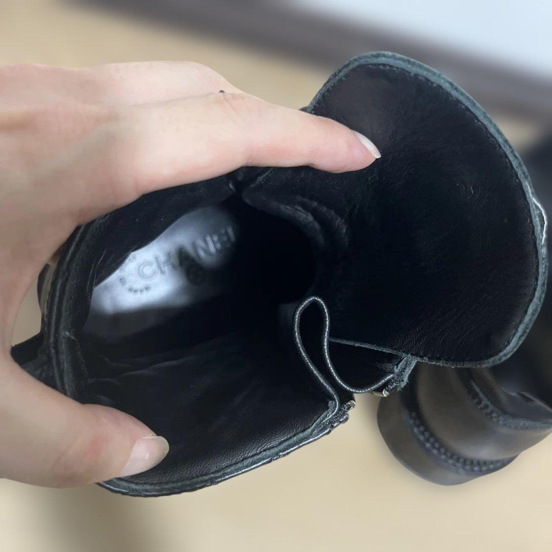 CHANEL レザー マトラッセ ココマーク コンバット ブーツ