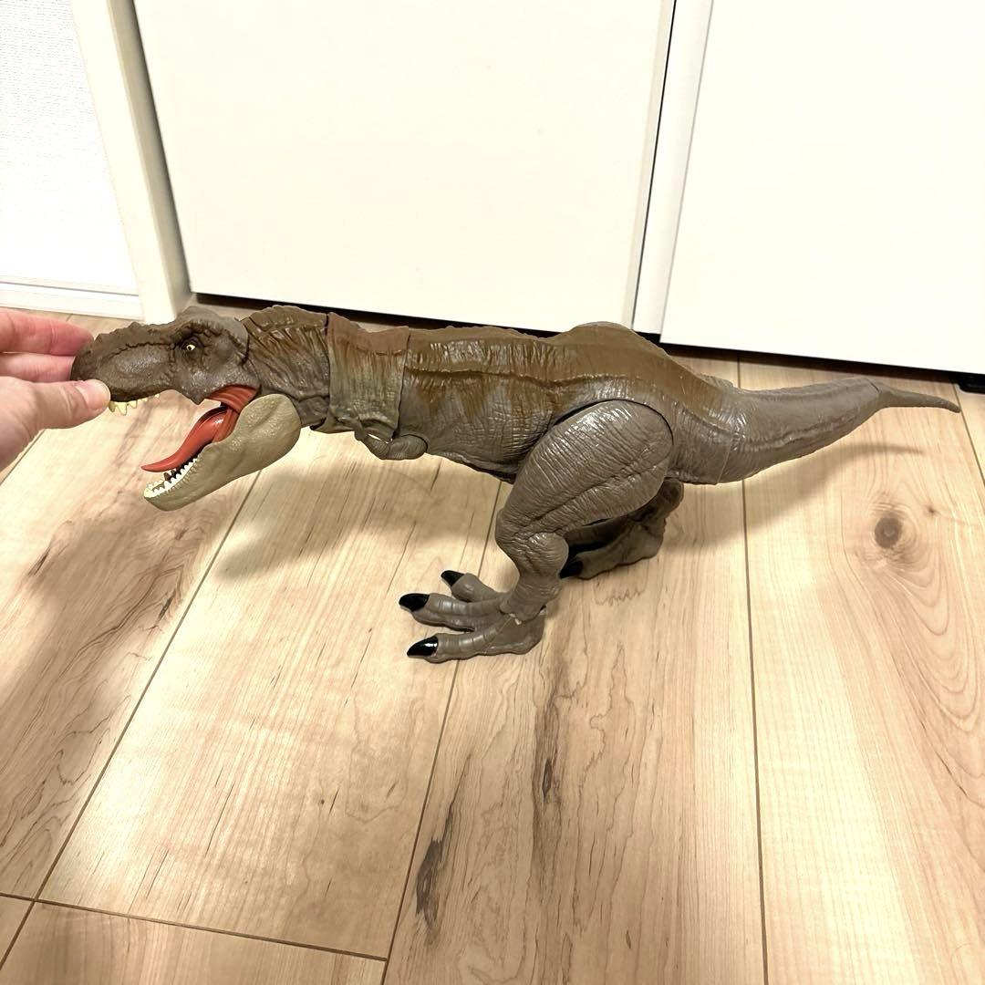 恐竜3体セット　ティラノサウルス　スピノサウルス