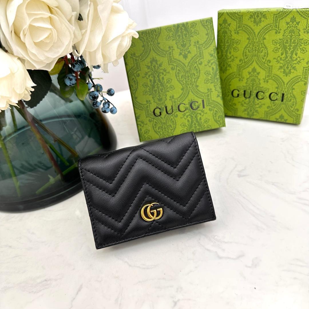 GUCCI グッチ 二つ折り財布 ゴールド金具 ブラック レザー
