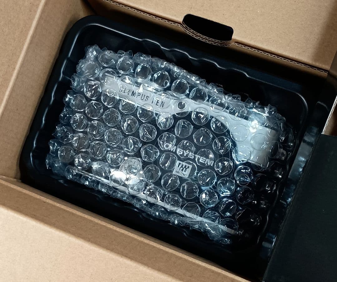 新品 オリンパス PEN E-P7 シルバー ボディ 1年保証 新品 オリンパス PEN E-P7 シルバー ボディ 1年保証