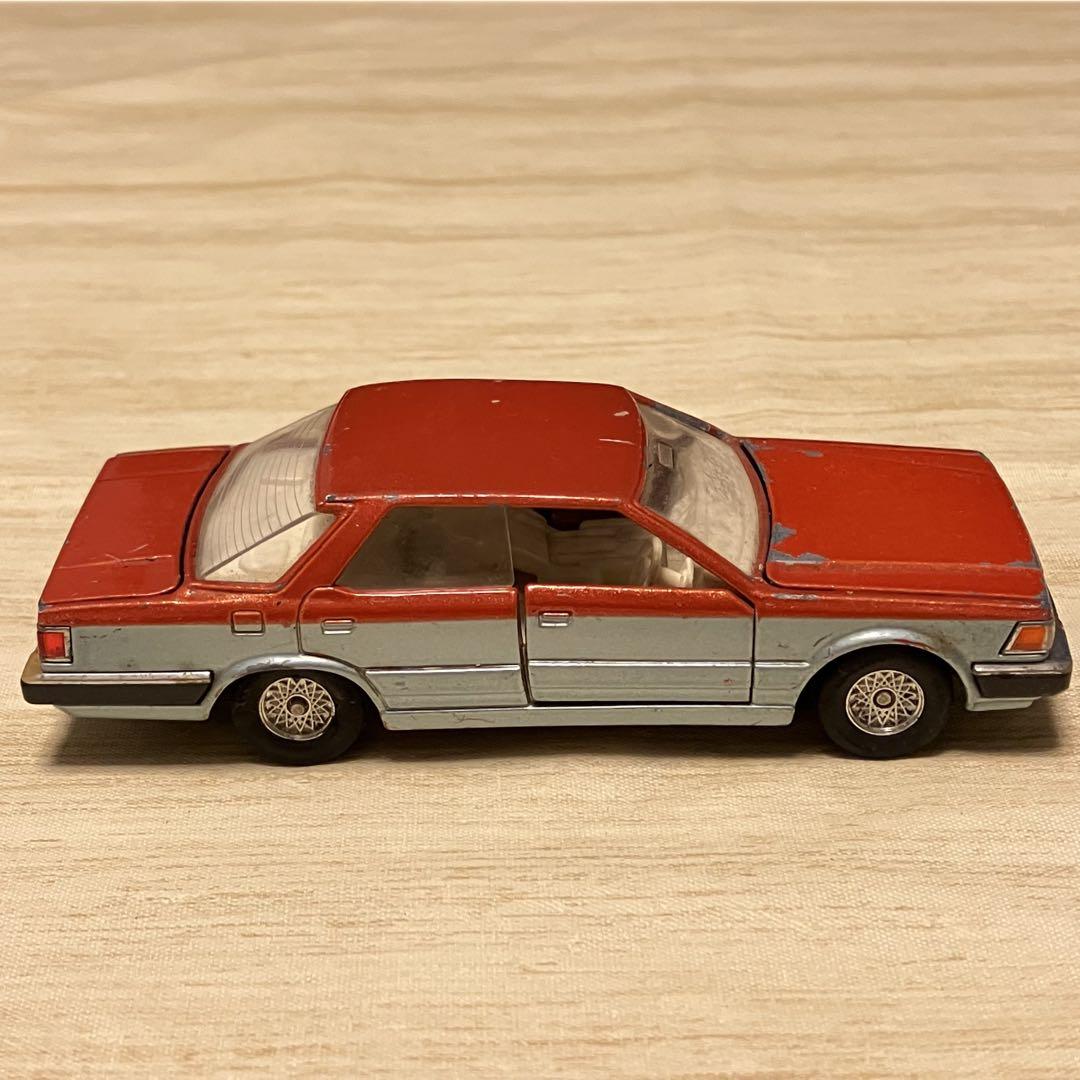 トミカ ダンディ 日産セドリック 4ドア ハードトップ 1/43