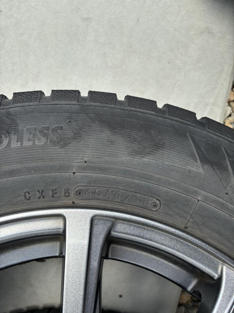 スタッドレスタイヤ 17インチ　　TOYOタイヤ　225/65R17