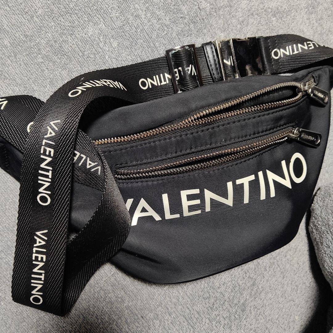 VALENTINO ボディバッグ 黒