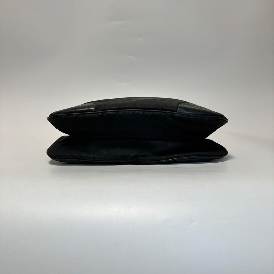 o65 プラダ　三角ロゴ　ナイロン　レザー　ブラック　ショルダーバッグサコッシュ
