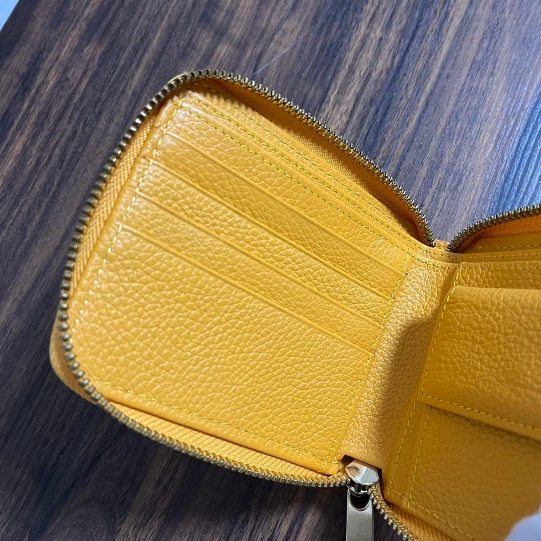 【新品・未使用】スティングレイ 二つ折り財布 エイ革 ラウンドファスナー 【新品・未使用】スティングレイ 二つ折り財布 エイ革 ラウンドファスナー