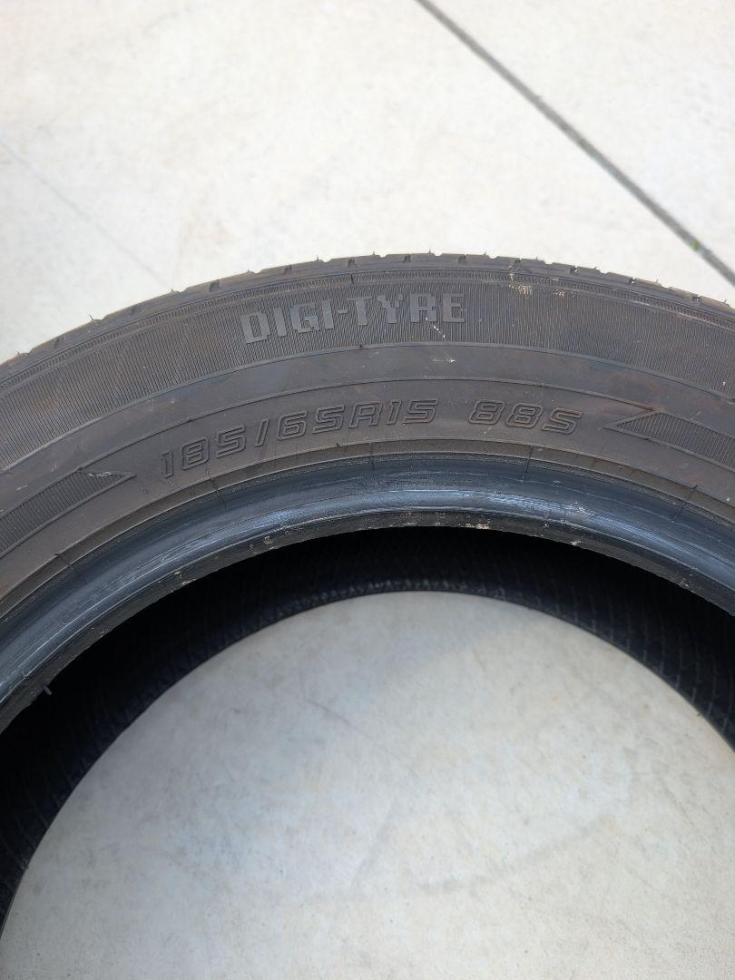 185/65R15 88SのDUNLOP EC202 15インチタイヤ4本セット