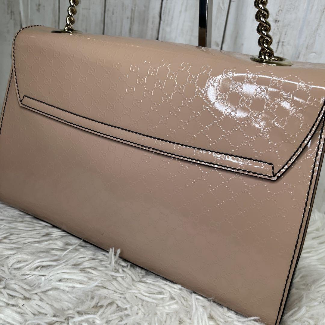 GUCCI チェーンショルダーバッグホースビットマイクロGG エナメル