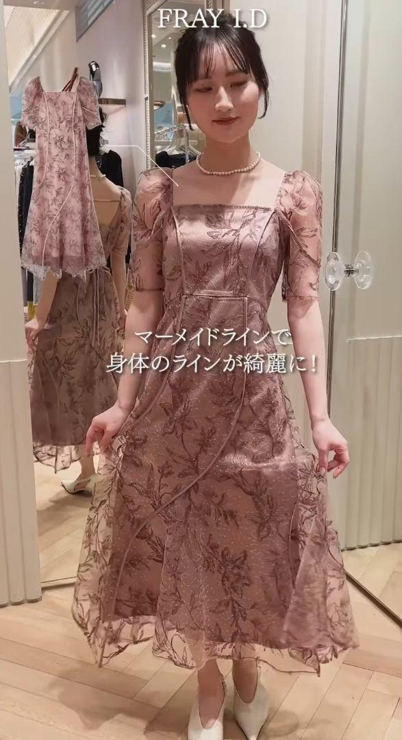 ピンクのカーブパネルエンブロイダリードレス M/FRAY.ID｜11