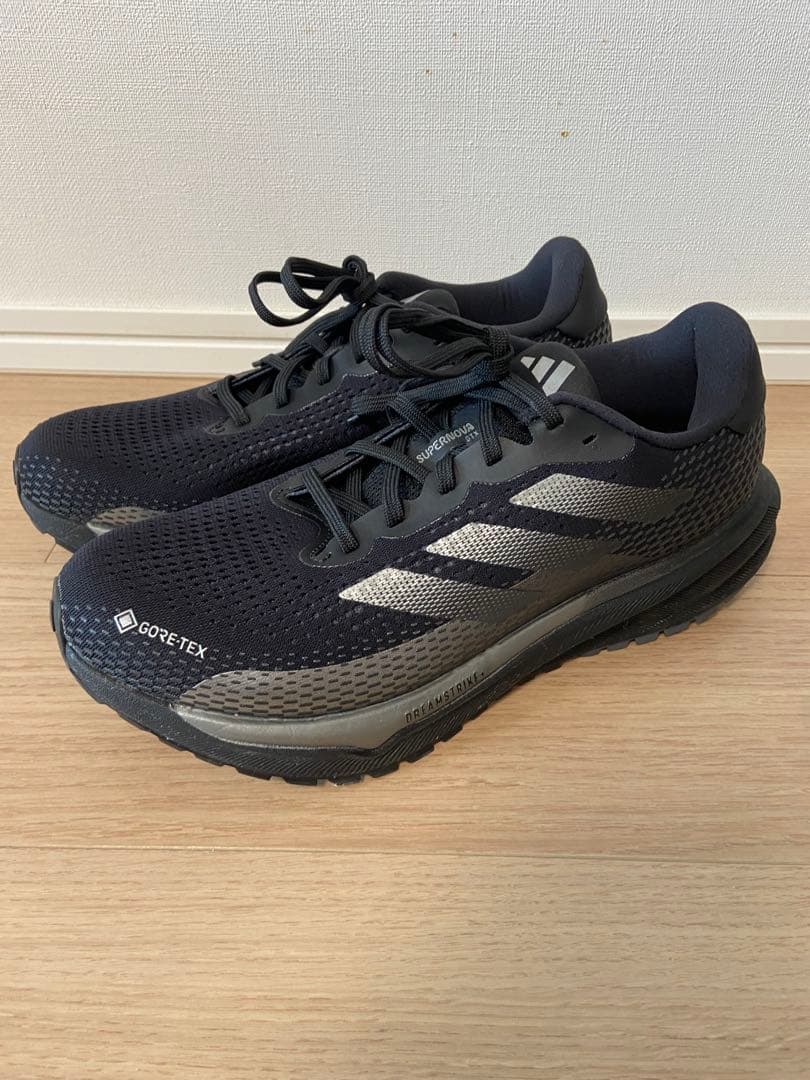 アディダス Adidas スーパーノヴァ ゴアテックス 27㎝