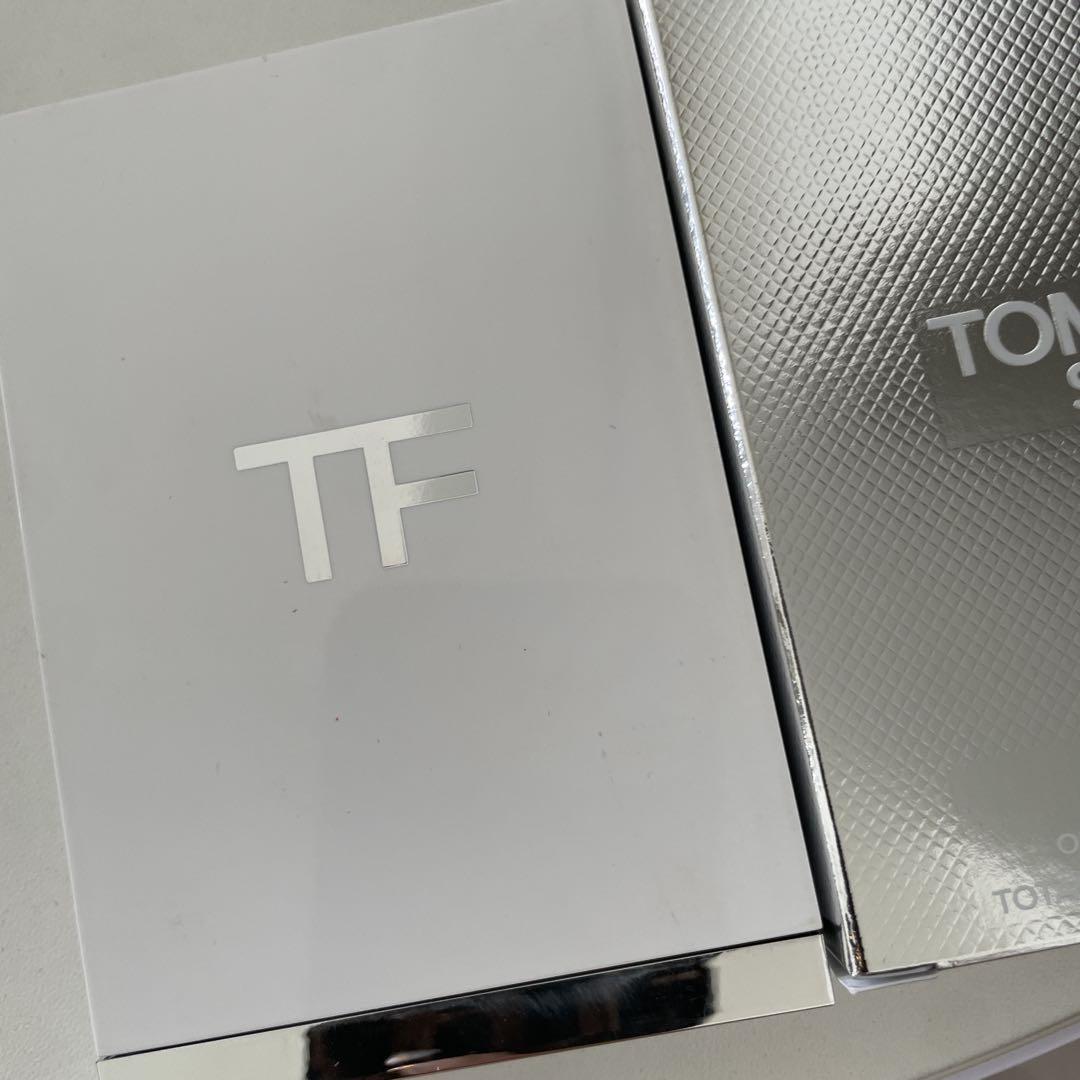 TOM FORD★01ソレイユアイカラークォード　ルミエール　ディヴェール