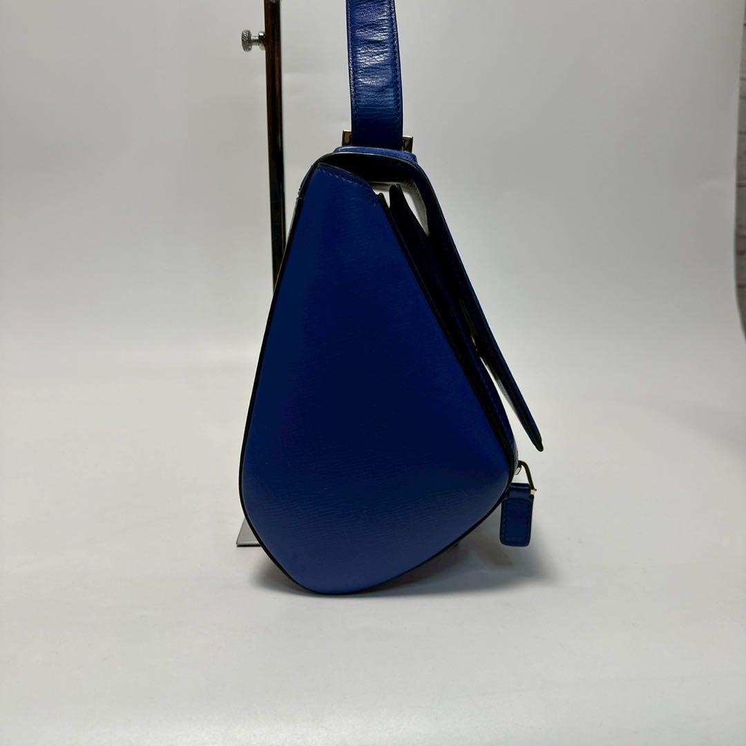 p76【美品】ジバンシー ロゴ型押し パンドラ レザー ショルダー