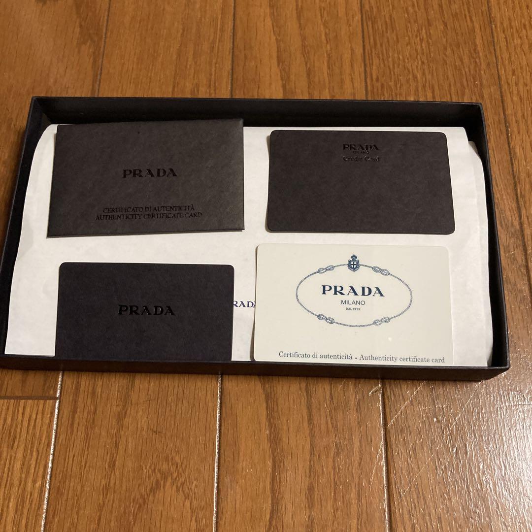 PRADA長財布　黒