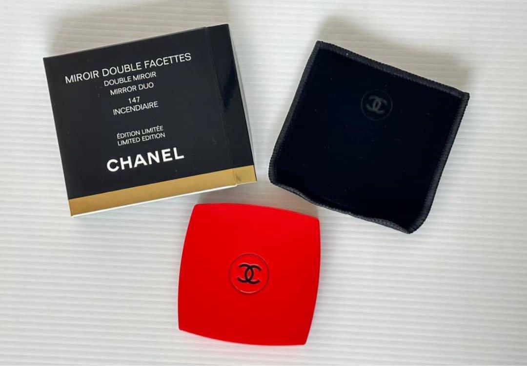 CHANEL　ビューティー　ミラー　鏡 限定色ミラー　レッド147