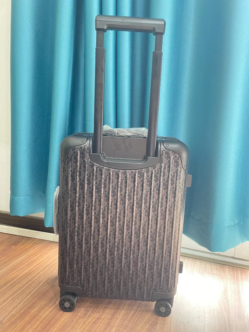 機内持ち込みサイズ