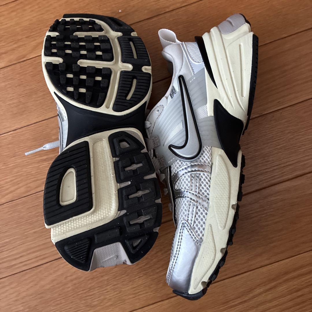 NIKE W V2K RUN　FD0736-100
