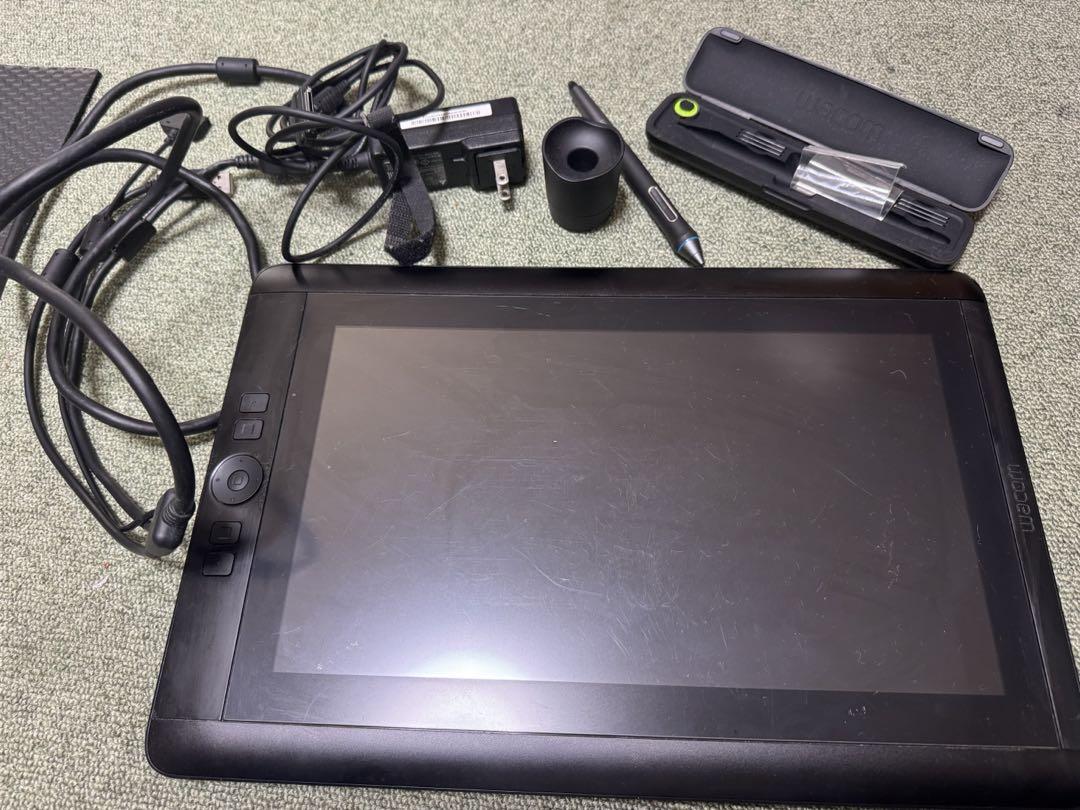 ワコム 液晶ペンタブレット CINTIQ 13HD DTK-1300 箱あり ワコム 液晶ペンタブレット CINTIQ 13HD DTK-1300 箱あり
