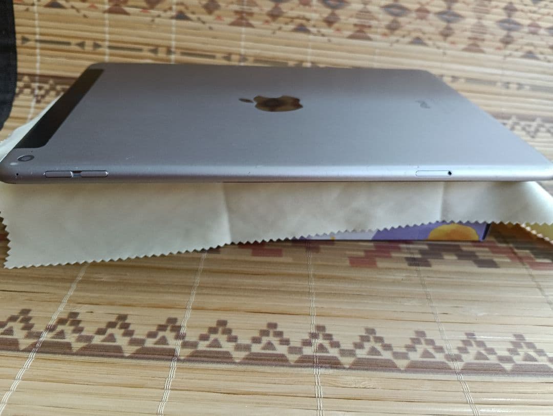 ipad air2　グレー　64gb　wi-fi　バッテリー88%　air 2