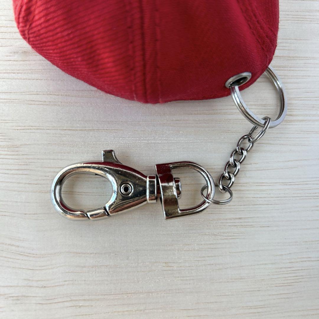 supreme ボックスロゴ 赤 ニューエラキャップ キーホルダー