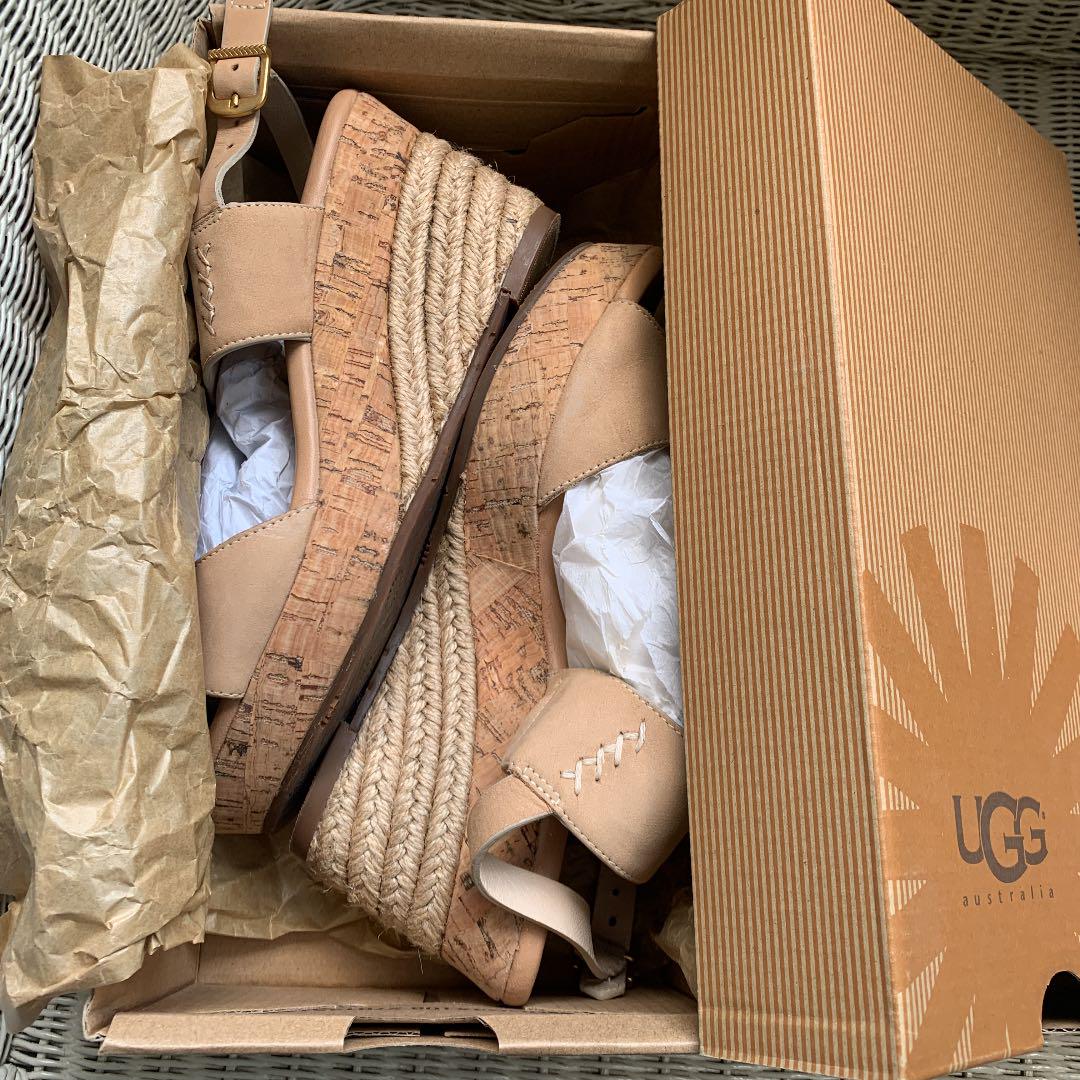UGGウェッジソールサンダル23 お値下げ☆