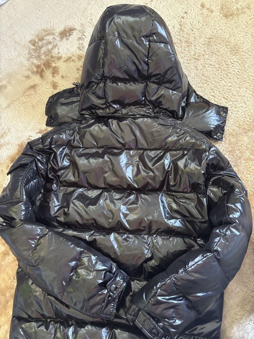 Moncler ブラック ダウンジャケット