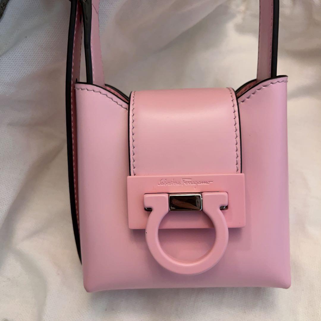 現行美品 フェラガモ ミニハンドバッグ トライフォリオ