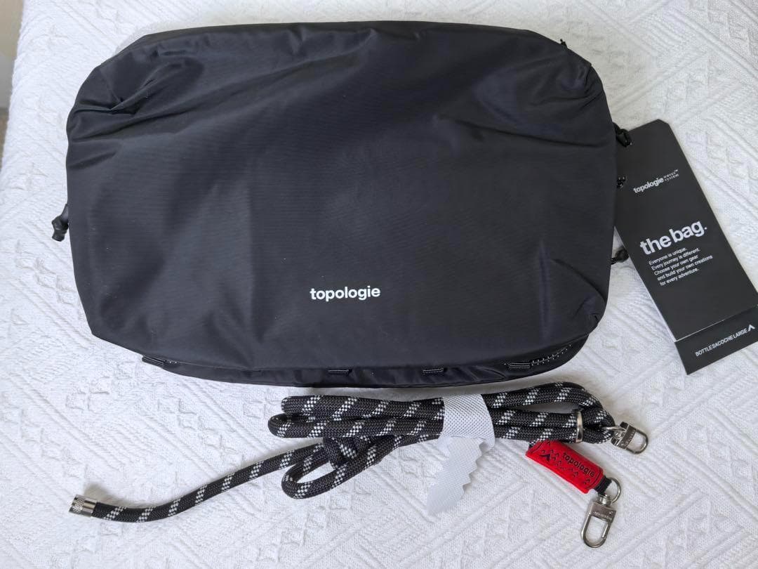 新品❣️topologie ボトルサコッシュ ラージ black（ストラップ付）