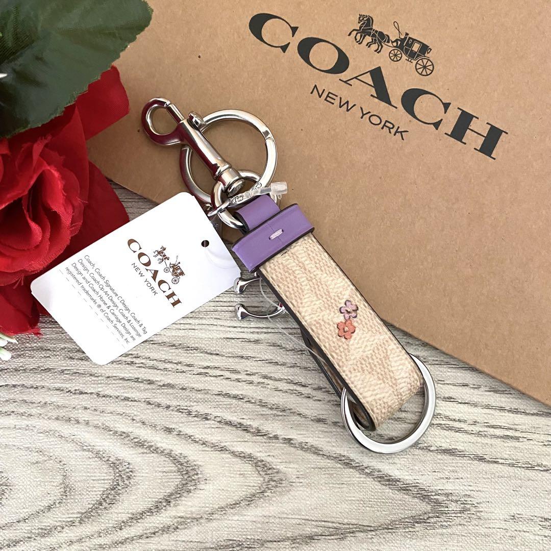 《新品》COACH コーチ　花柄　トリガースナップ　キーリング　キーケース
