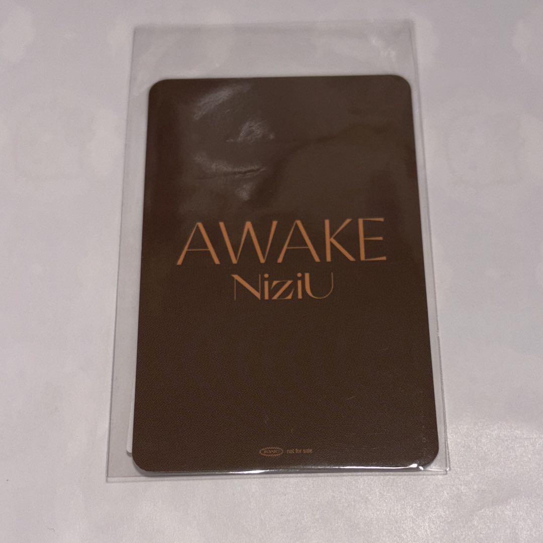 即買いOK♡NiziU AWAKE オンライン ラキドロ 5/5フォトカ アヤカ NiziU アヤカ AWAKE ラキドロ 5/5 トレカ フォトカード - メルカリ
