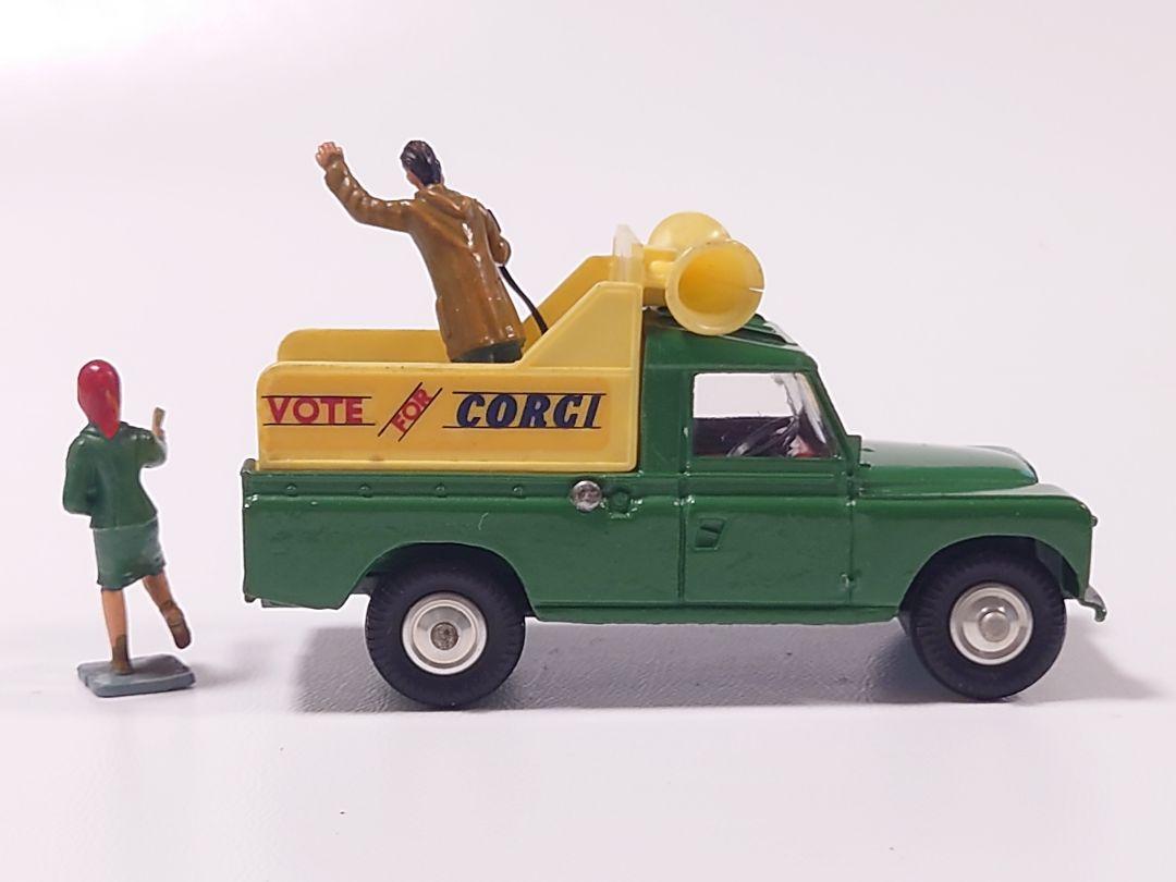 ミニカー CORGI NO.472 LAND ROVER VOTE CORGI