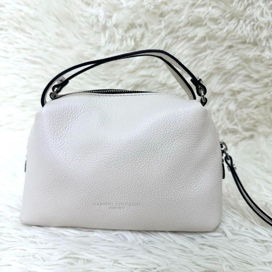 ✨極美品✨ GIANNI CHIARINI ALIFA S 白 ショルダーバッグ