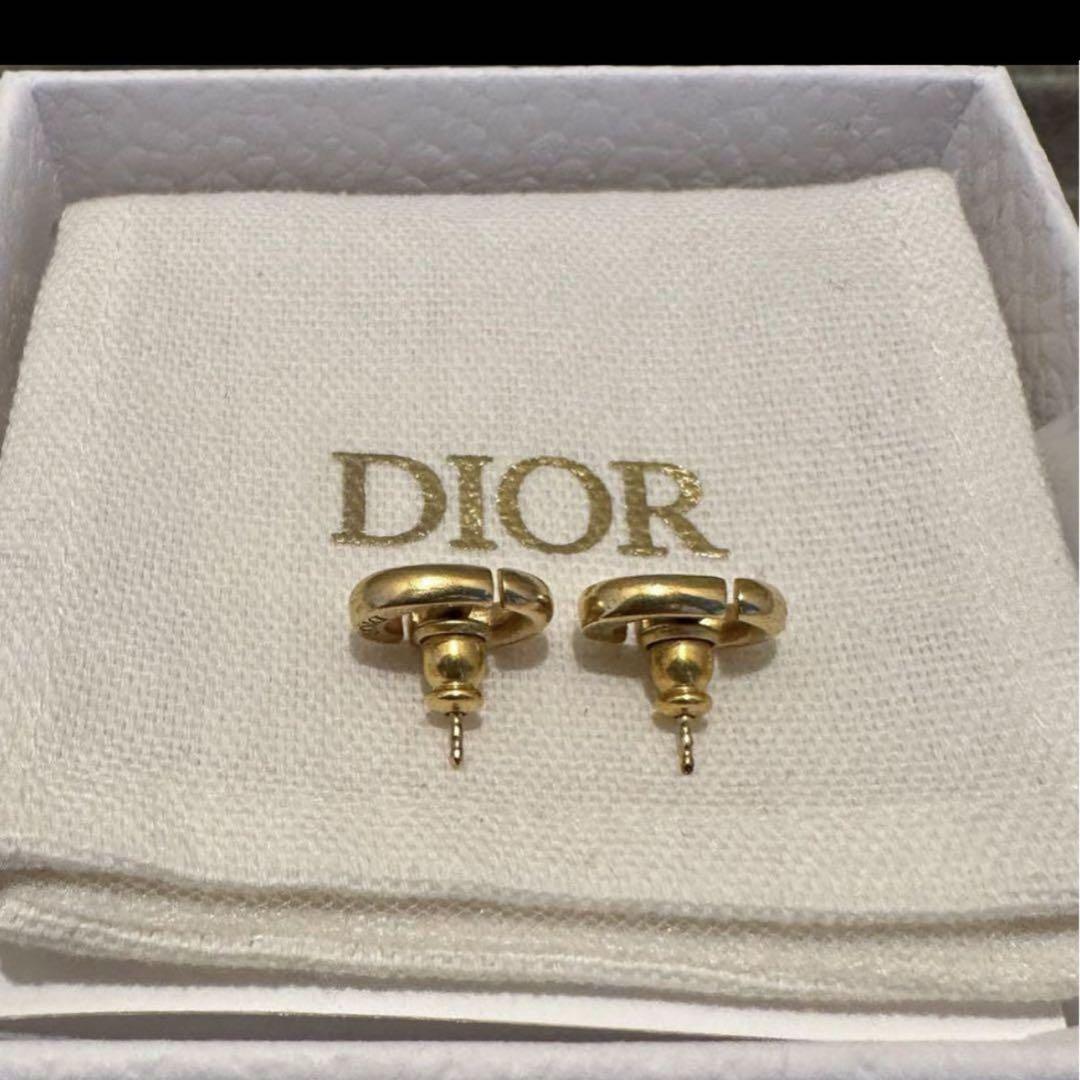 本日発送】Dior ゴールド スタッドピアス アクセサリー