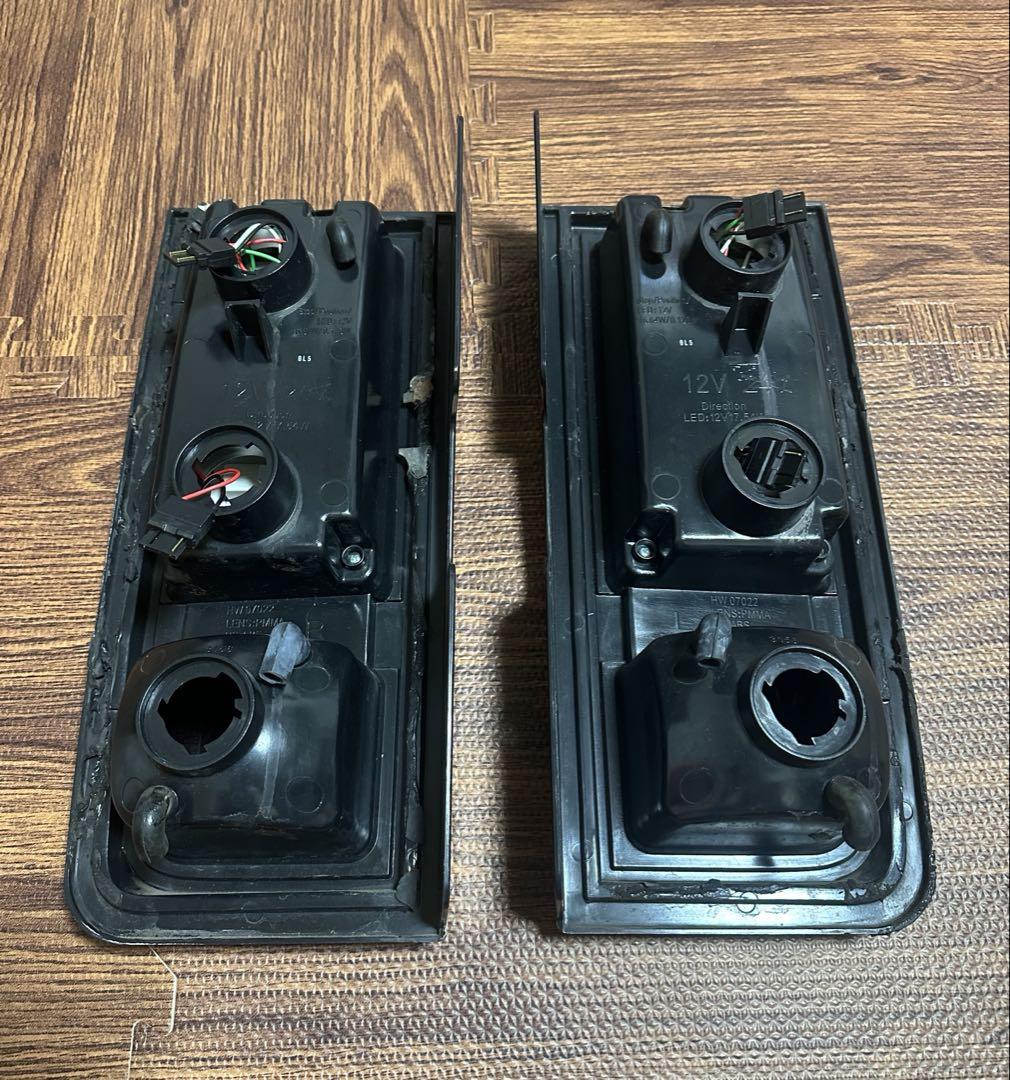 ハマーＨ2 社外品　LEDスモークテールランプ
