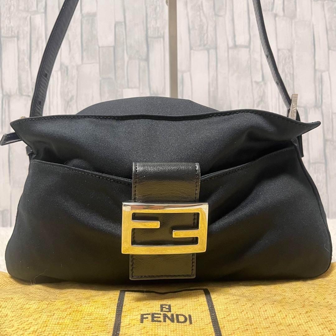 FENDI 黒ジャージーバゲット