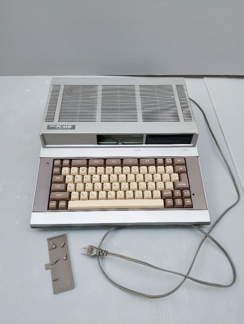PC-6601 本体 パソコン NEC レトロ ゲーム(あ61) PC-6601 本体 パソコン NEC レトロ ゲーム(あ61)