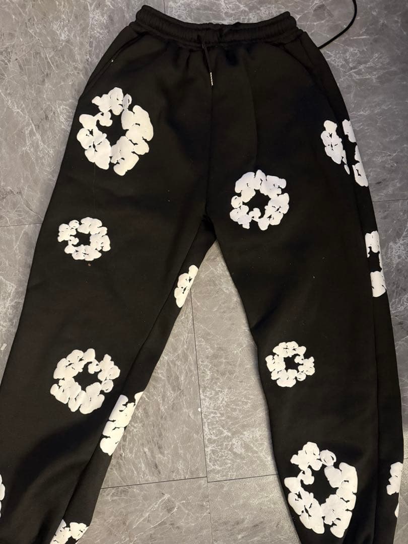 DENIMTEENS 黒 花模様 スウェットパンツS・DENIM TEARS