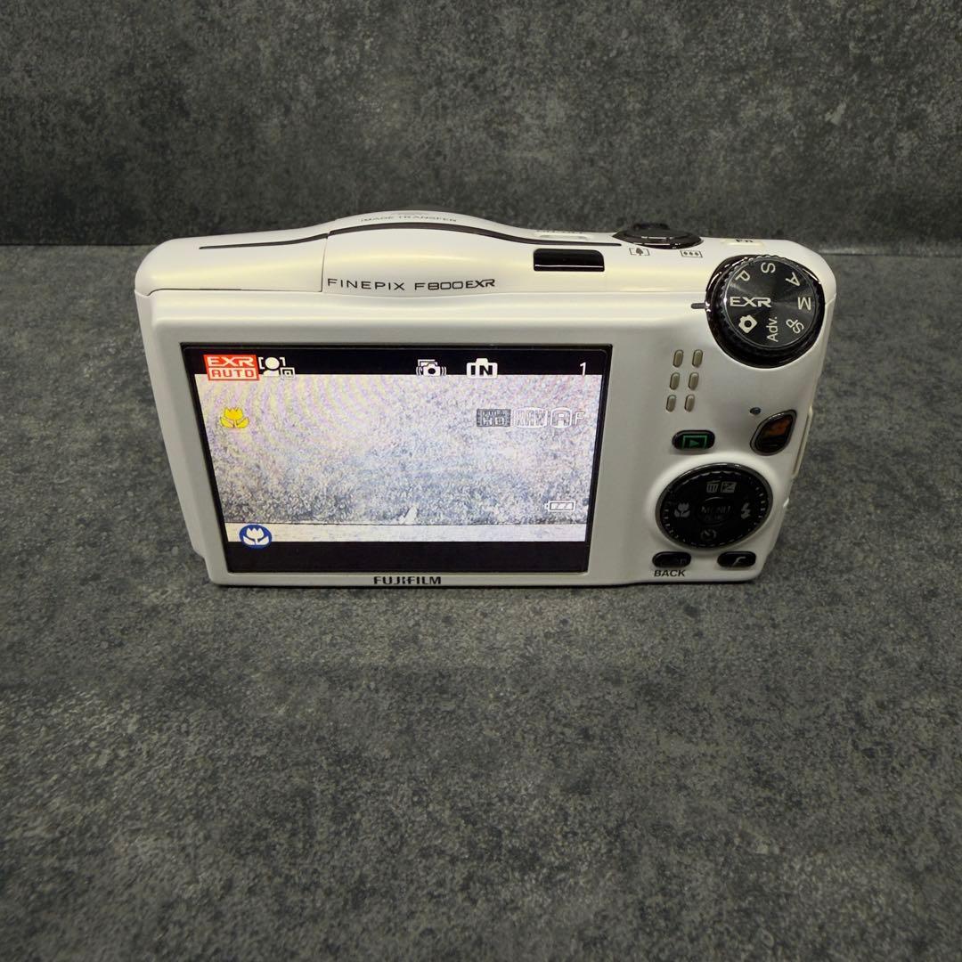 富士フイルム FinePix F800EXR ホワイト デジカメ 富士フイルム FinePix F800EXR ホワイト デジカメ