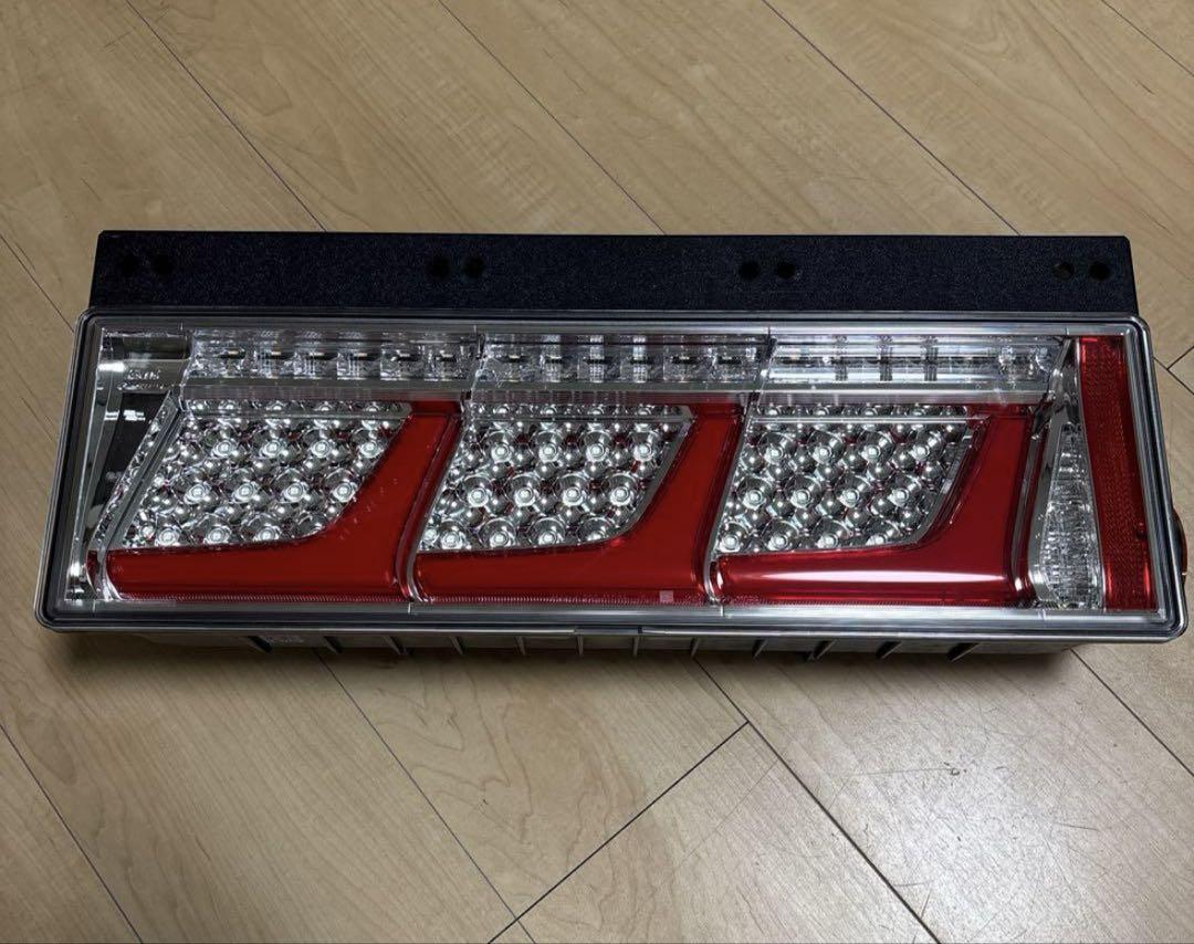 【新車外し】小糸　オールLED テールランプ　KOITO 3連タイプ　左右セット