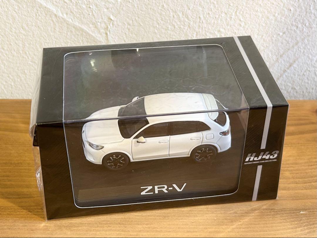 ホンダ ZR-V e:HEV 1/43 プラチナホワイト・パール ミニカー