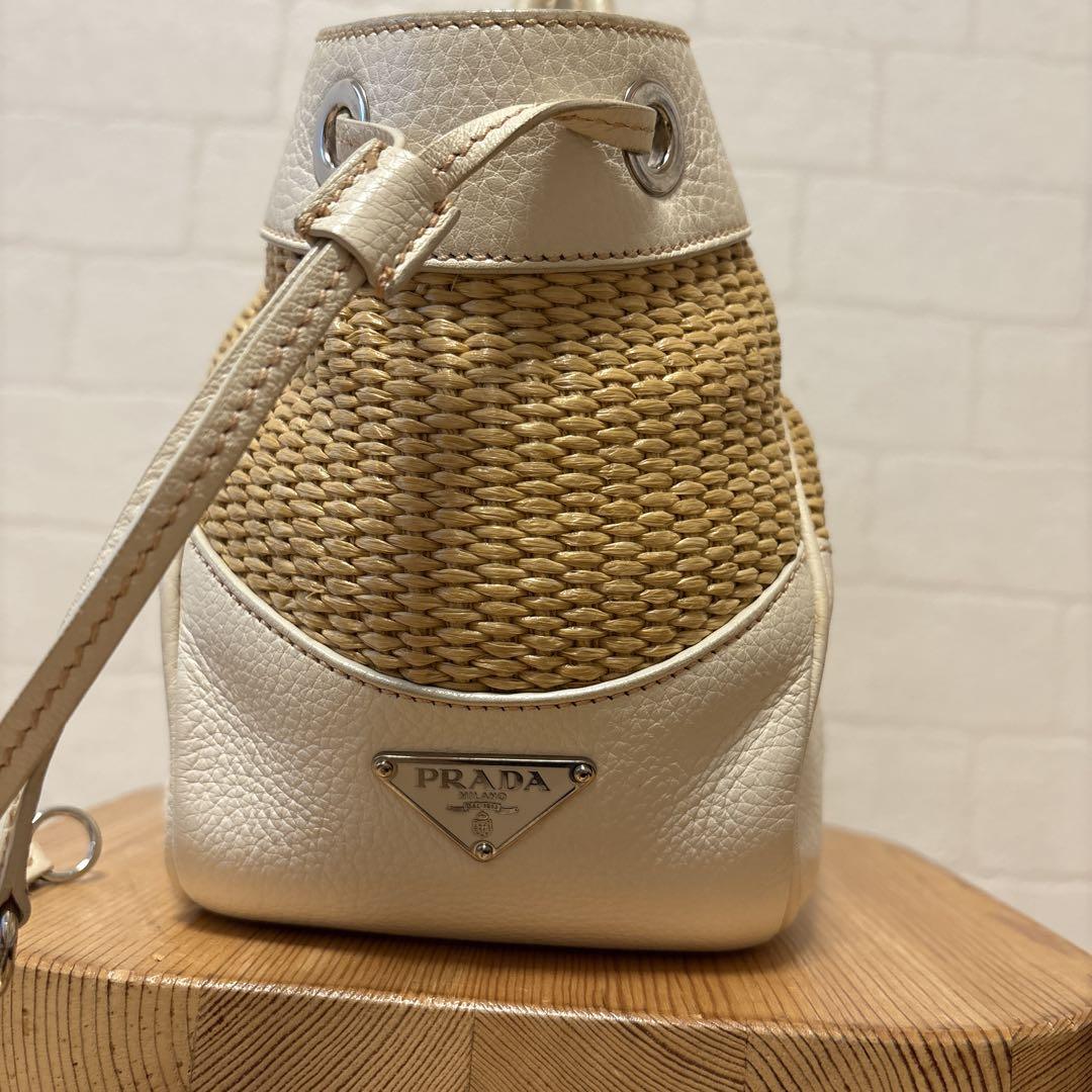 PRADA かごバッグ ホワイト
