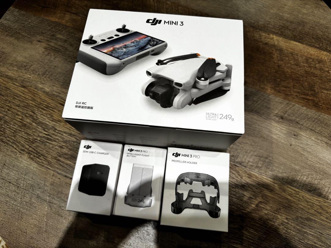 美品 DJI MINI 3 (DJI RC) 付属品多数あり！