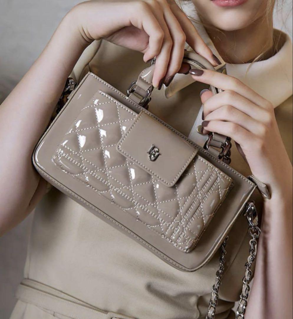 バッグ Riu Enamel quilting phone bag riu Enamel quilting phone bag