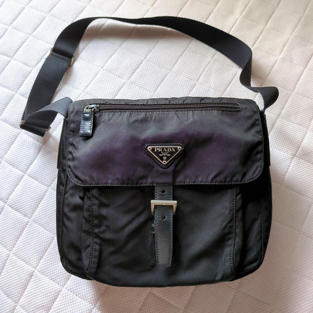 PRADA】 ブラック 斜めかけ メッセンジャーバッグ - メルカリ