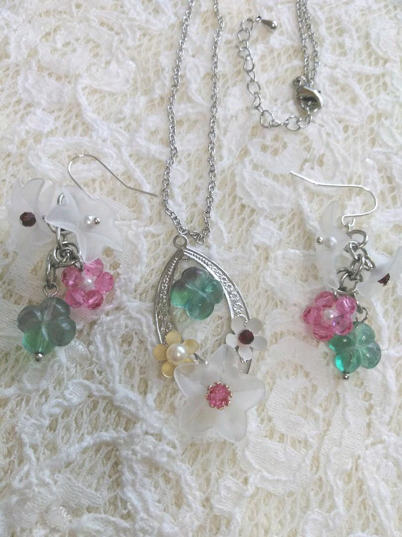ホワイト系安いそれに目立つハンドメイド 天然石×スワロフスキーピアス or イヤリング ピアス ハンドメイドホワイト系¥11,110-www.outthere.travel ホワイト系安いそれに目立つハンドメイド 天然石×スワロフスキーピアス or イヤリング ピアス ハンドメイドホワイト系¥11,110-www.outthere.travel