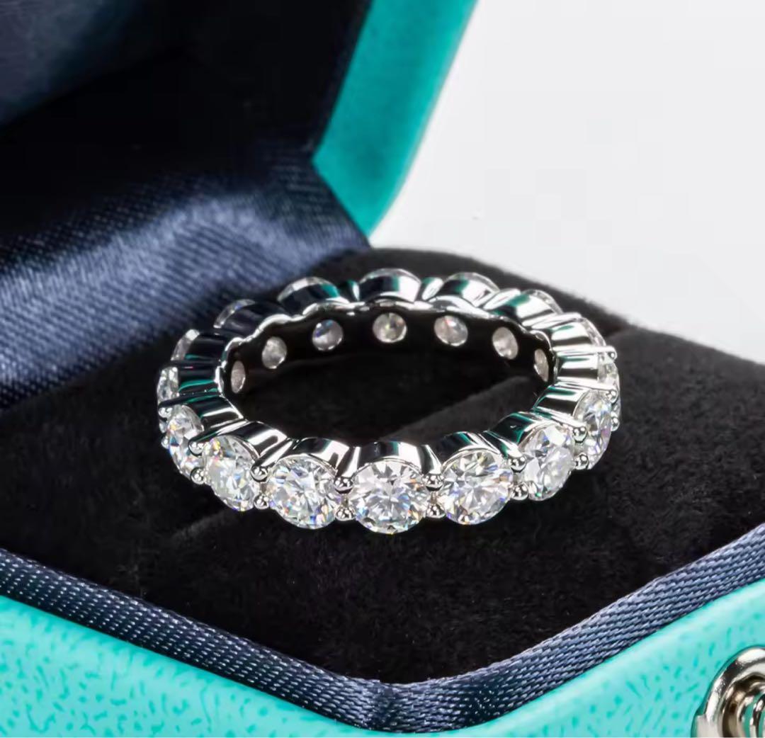 キラキラ✨モアサナイト　フルエタニティリング　4mm幅　ケース付き 9号