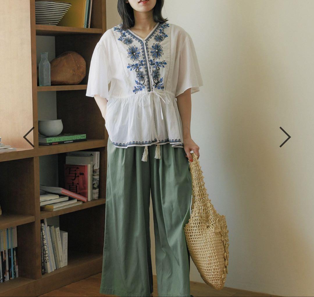 新品　ニコアンド　インド刺繍　Vネックブラウス　オフホワイト