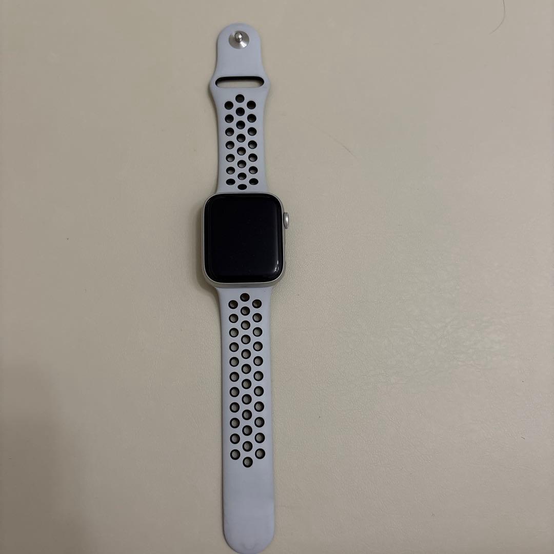 Apple Watch Nike SE本体（GPSモデル）- 44mm