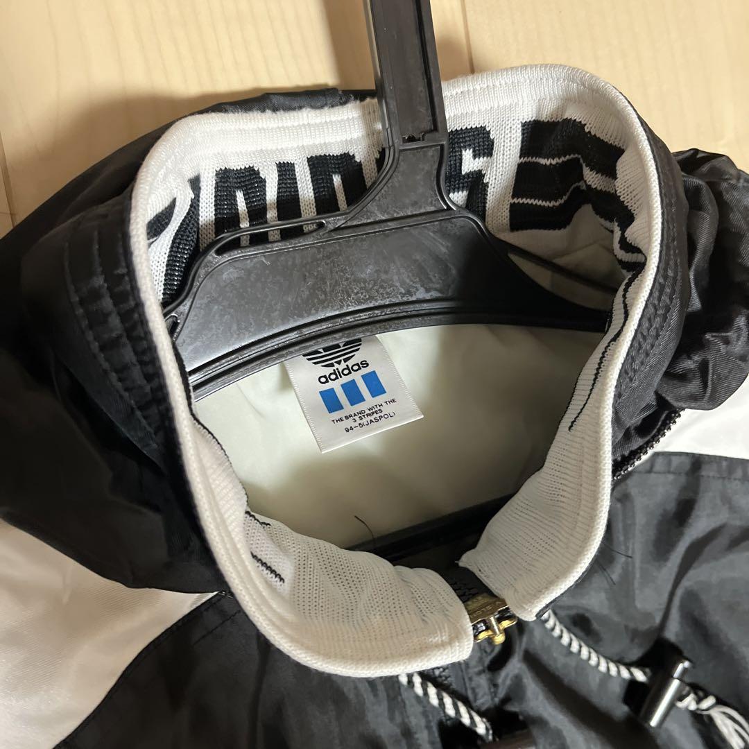 adidas デサント製 ナイロンパーカー ドイツ代表カラー