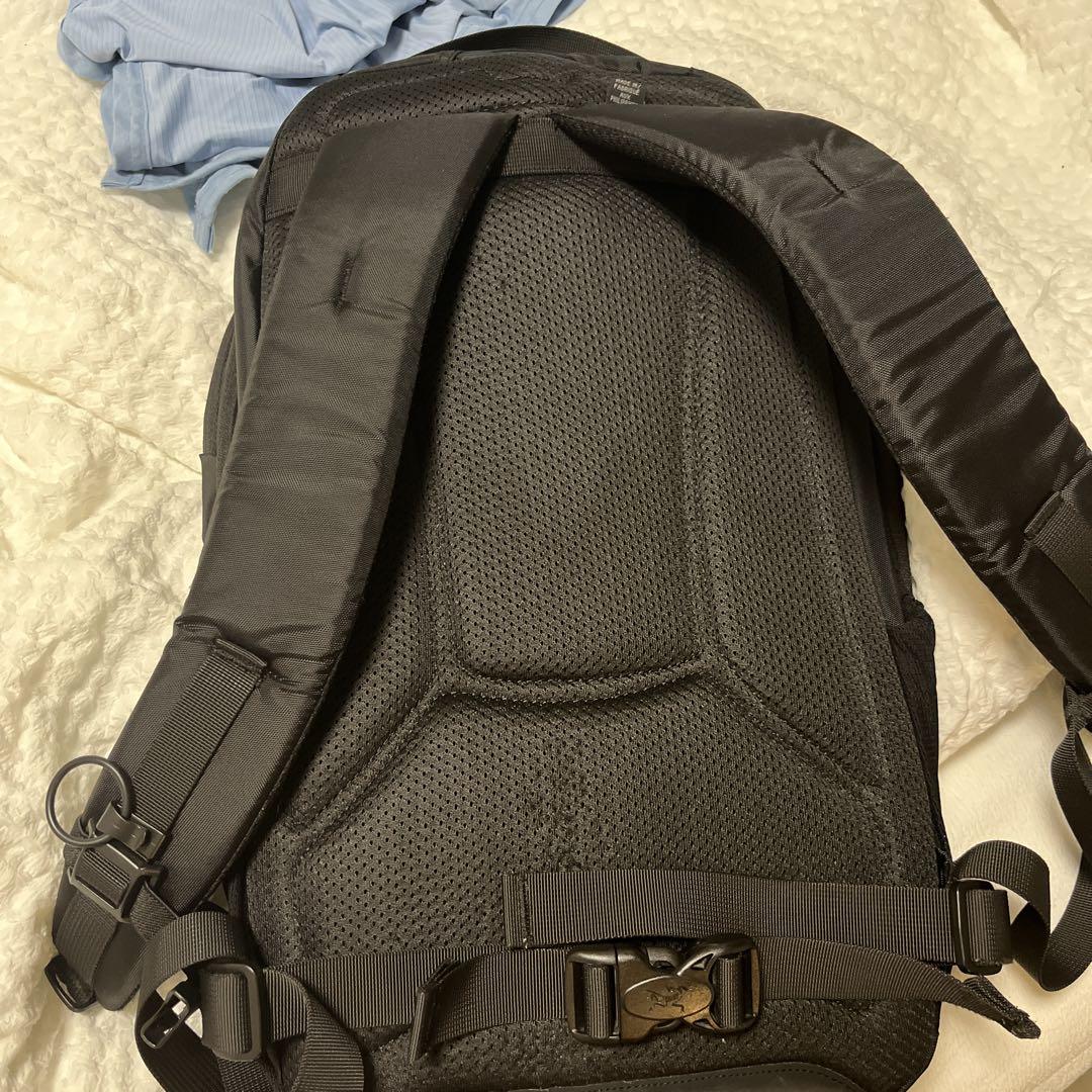 ARC'TERYX 黒 リュック・バックパック ハイキング用